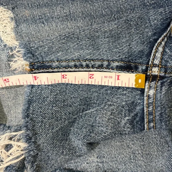 Maurice’s Goldie Blues Cheeky Shorts Size 8 Distressed Raw Hemmed Medium Wash - Picture 8 of 10